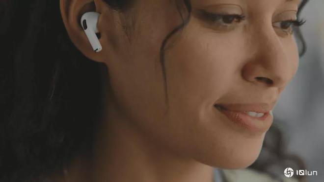 音即时翻译 三代AirPods Pro导入革新技术PG电子麻将胡了试玩传苹果为AirPods加入语(图1)