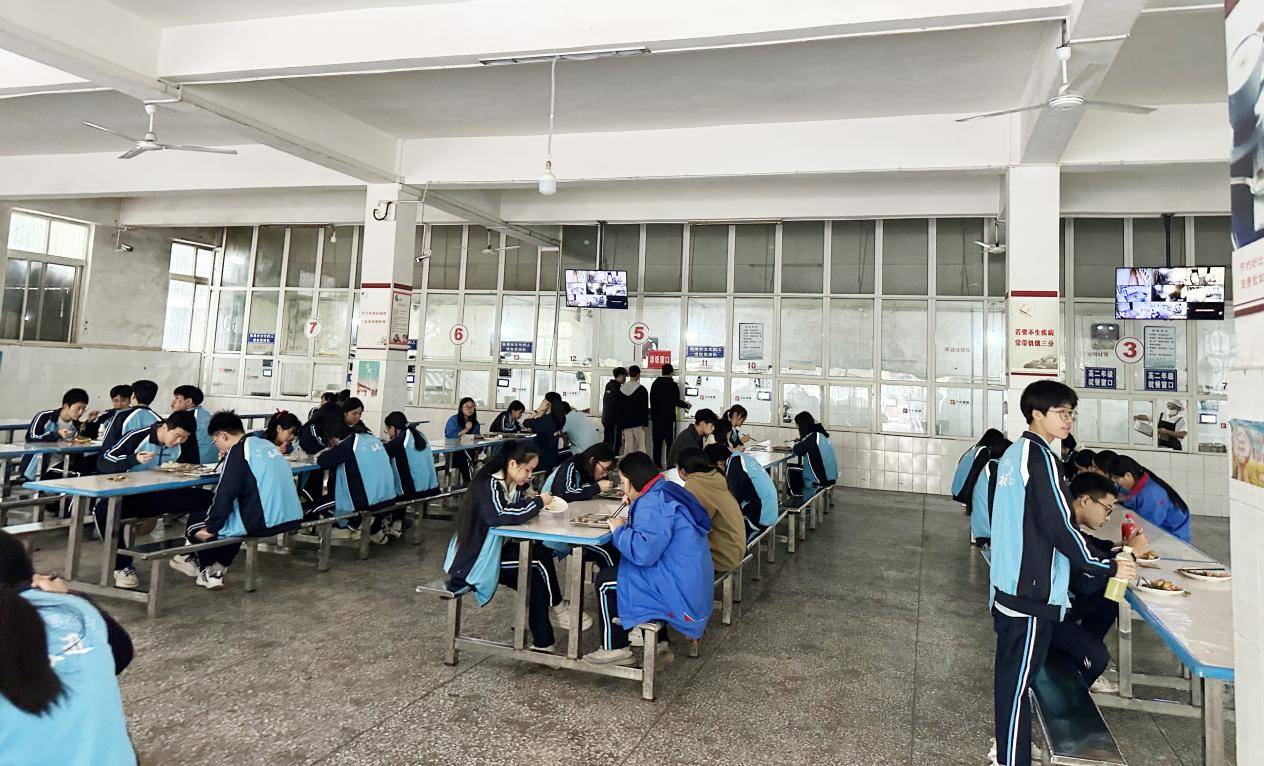 全链条数字化监管让AI科技守护校园餐食品安全与膳食经费管理 ——天感智能“校园餐智慧监管平台”落地成都金堂县(图2)